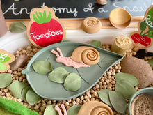 Load image into Gallery viewer, Leaf Biodegradable Sensory Tray (Matte Green)
